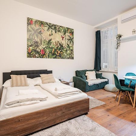 D68 - Downtown Cozy Suite - Best Location By Bqa Budapest Exterior photo